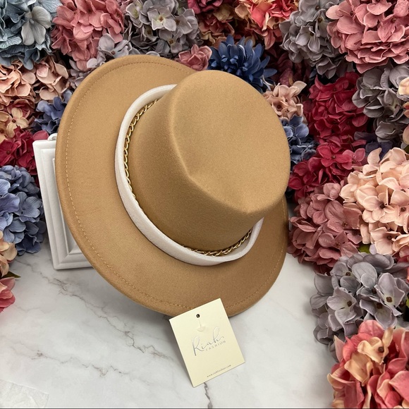 Wide Brim Camel Felt Fedora with Gold Chain - Picture 7 of 8